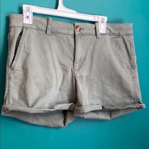 American Eagle Twill x midi shorts in olive green